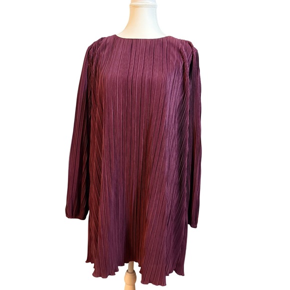 Abercrombie & Fitch Dresses & Skirts - Abercrombie & Fitch Pleated Mini Dress Size M Burgundy Plisse Long Sleeve READ